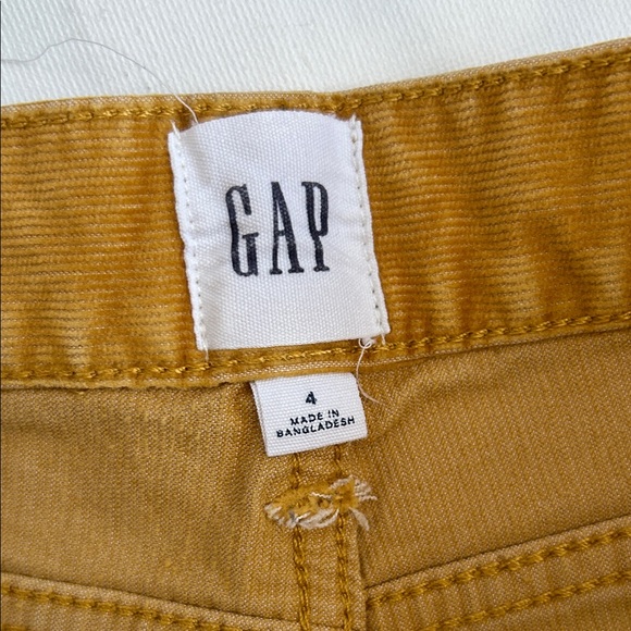 GAP Women's Golden Corduroy Jean Shorts - Picture 3 of 9